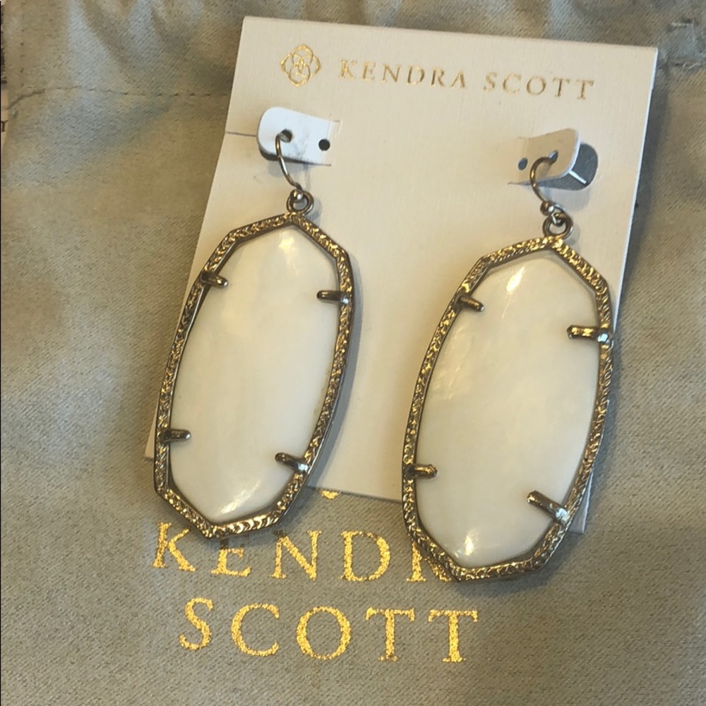 Kendra Scott Danielle White earrings